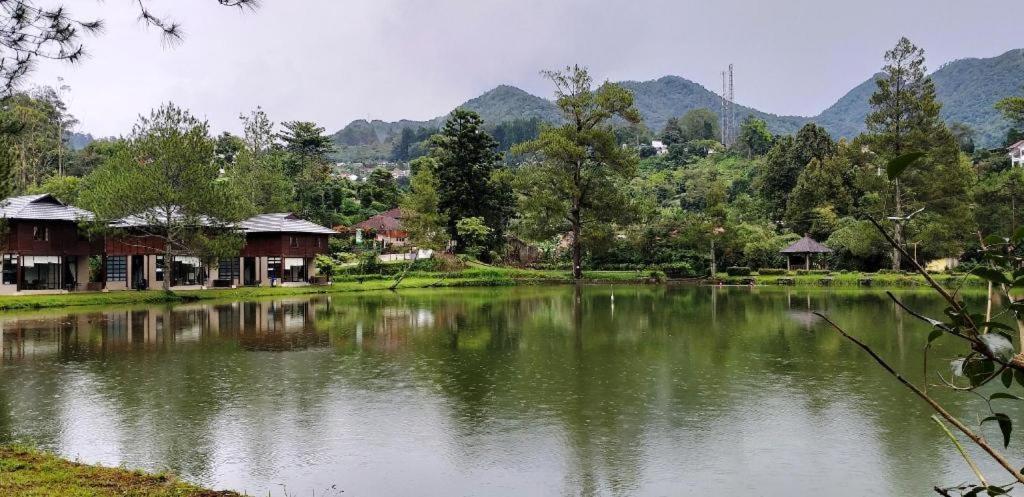 Hotel Taman Piknik Puncak Zewnętrze zdjęcie