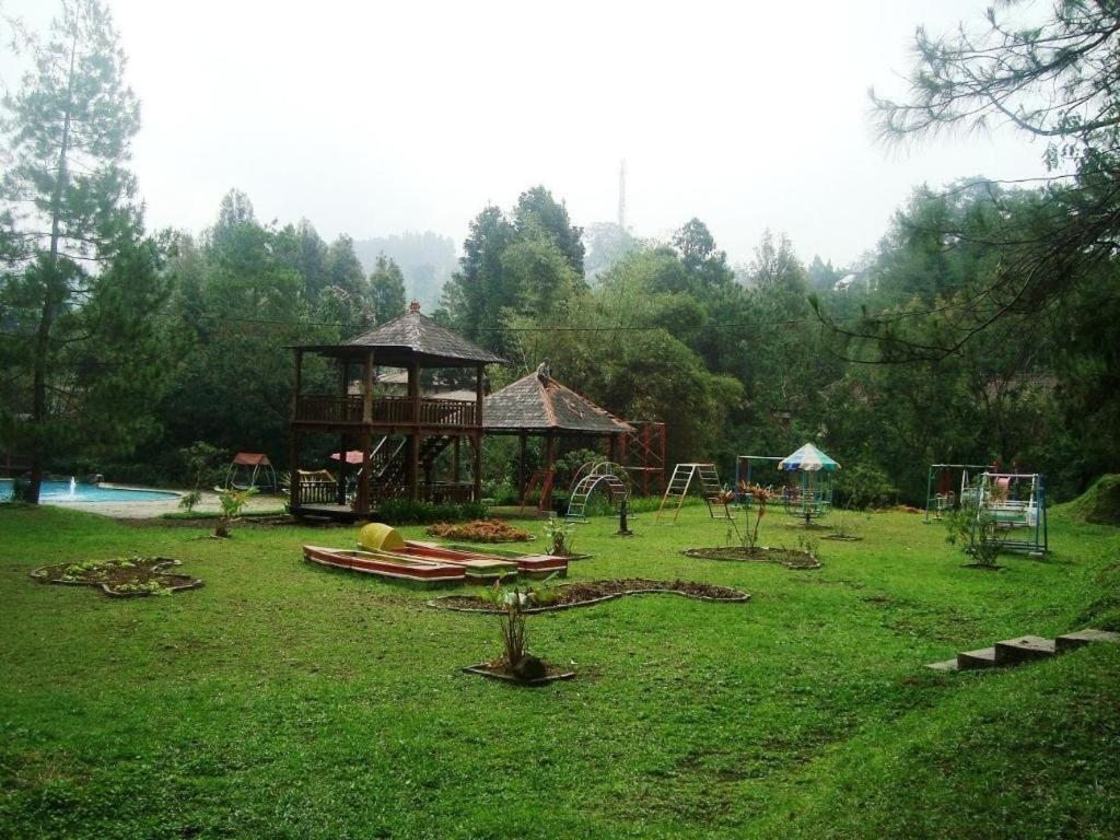 Hotel Taman Piknik Puncak Zewnętrze zdjęcie